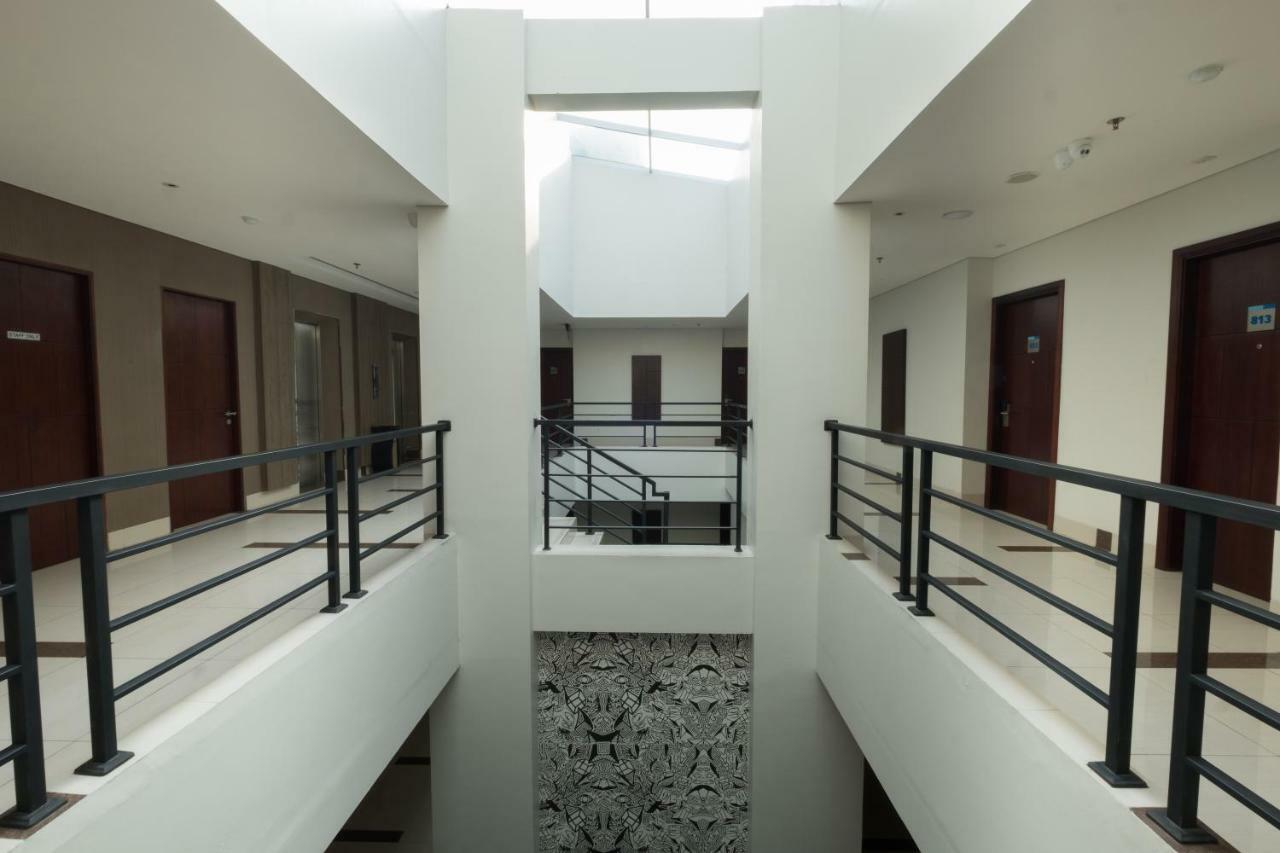 Hotel 88 Itc Fatmawati Jakarta By Wh Exterior foto